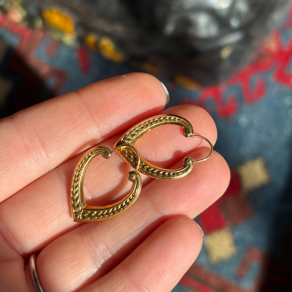 Vintage Engraved 10k Gold Hoop Earrings